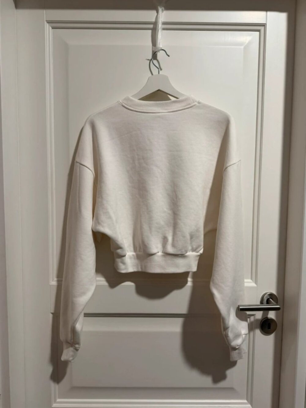 Women’s ALO Yoga Cropped Accolade Crewneck Ivory Sweatshirt M - Picture 2 of 5